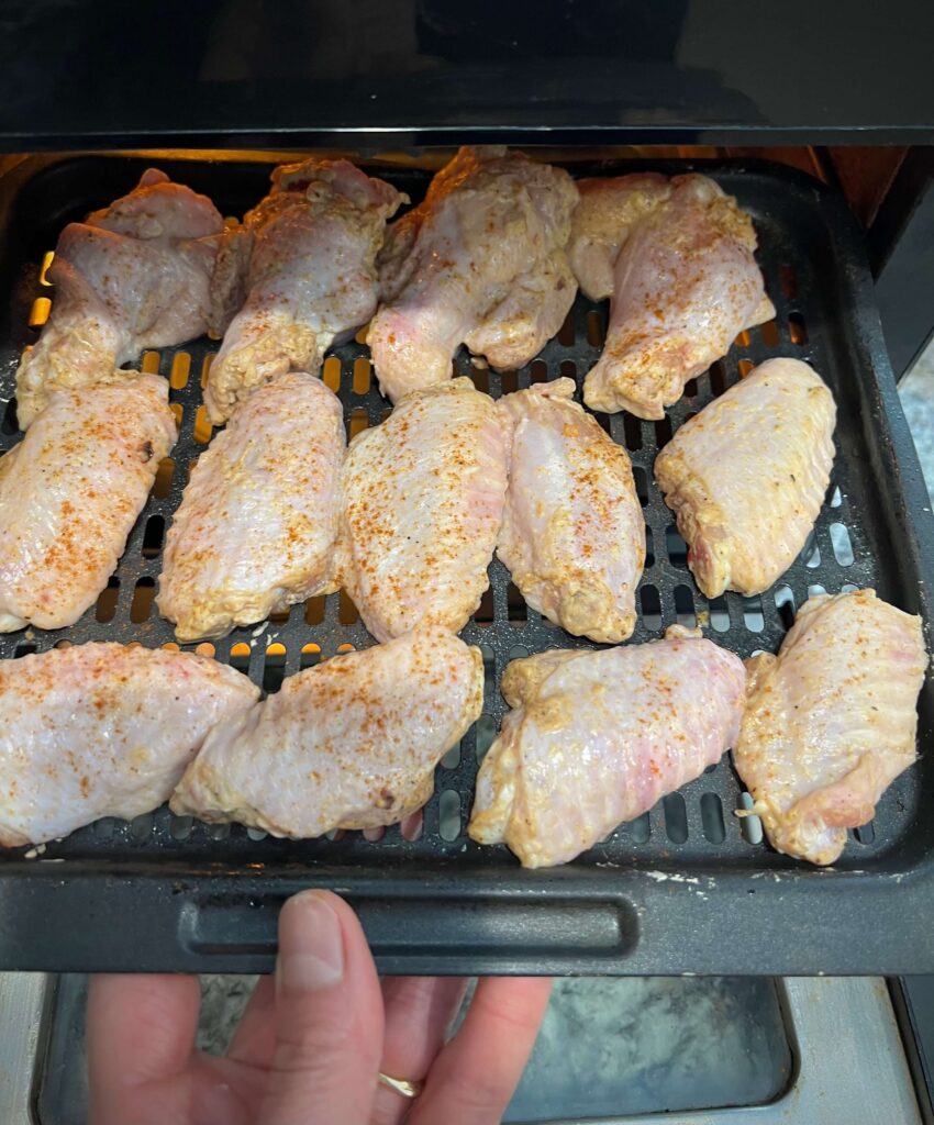  cooking the chicken in the Airfryer