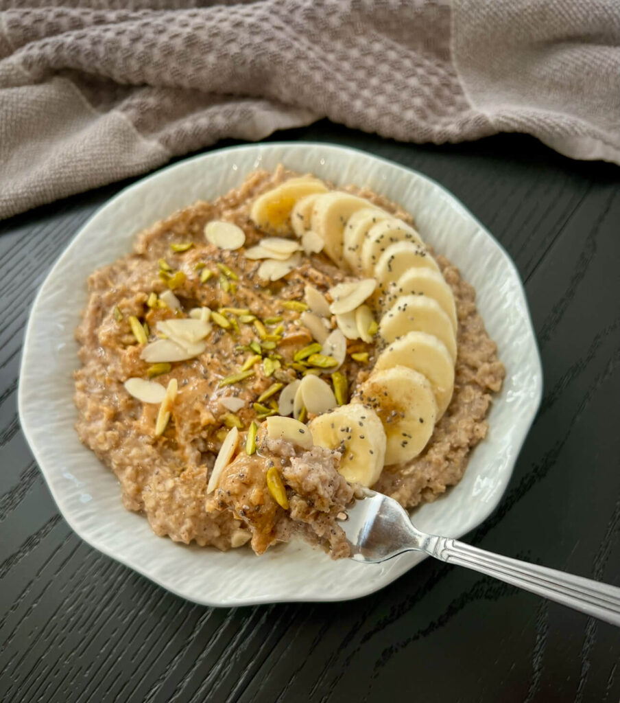 Finish the Peanut butter banana oatmeal with the toppings 