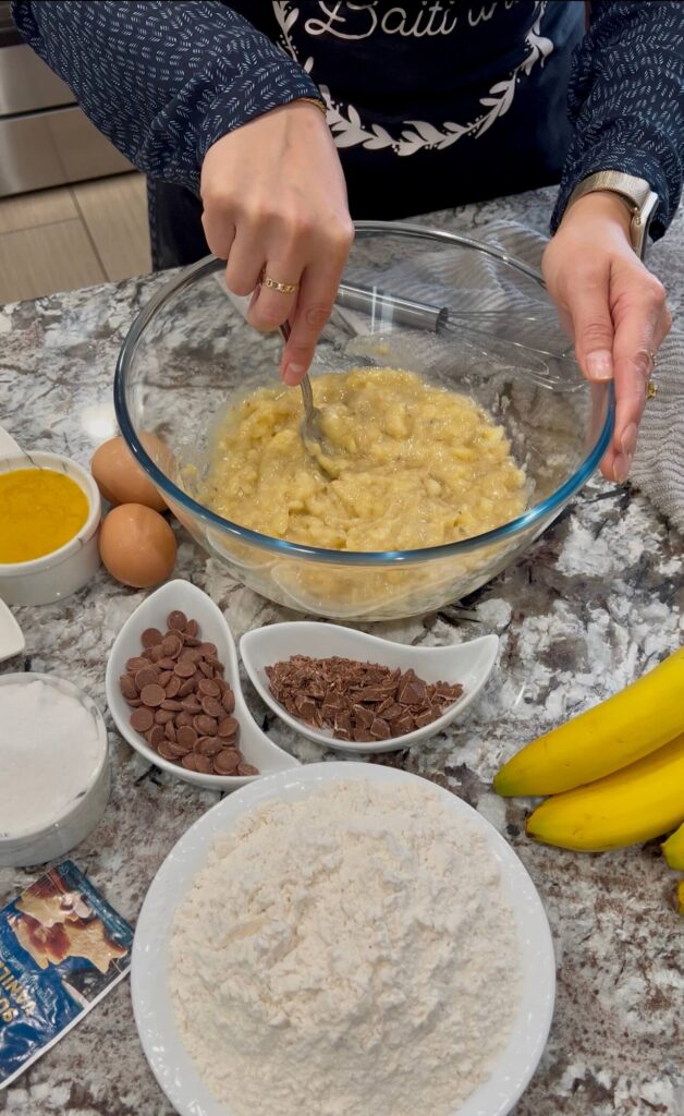 Step by step how to make Banana chocolate chip muffins 